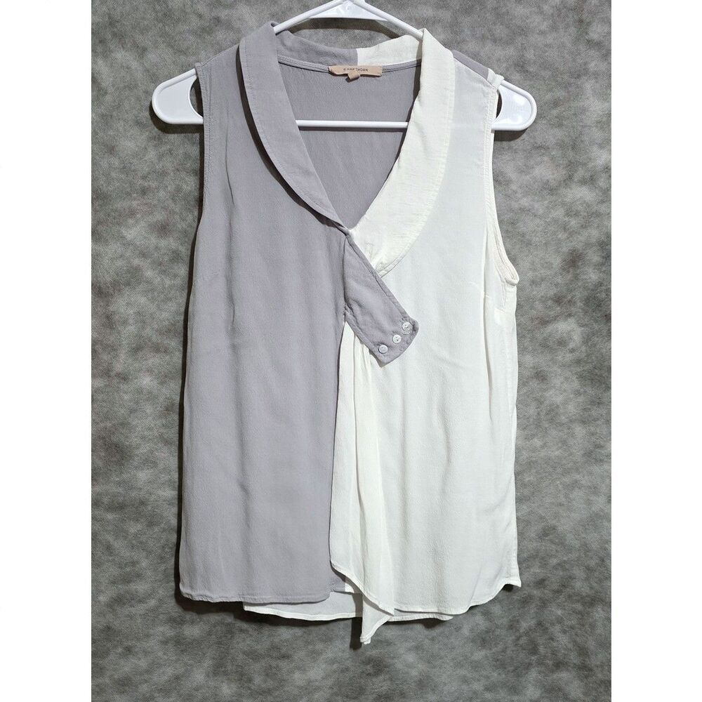 41 Hawthorne Top Gray & White Crossover neck Size M